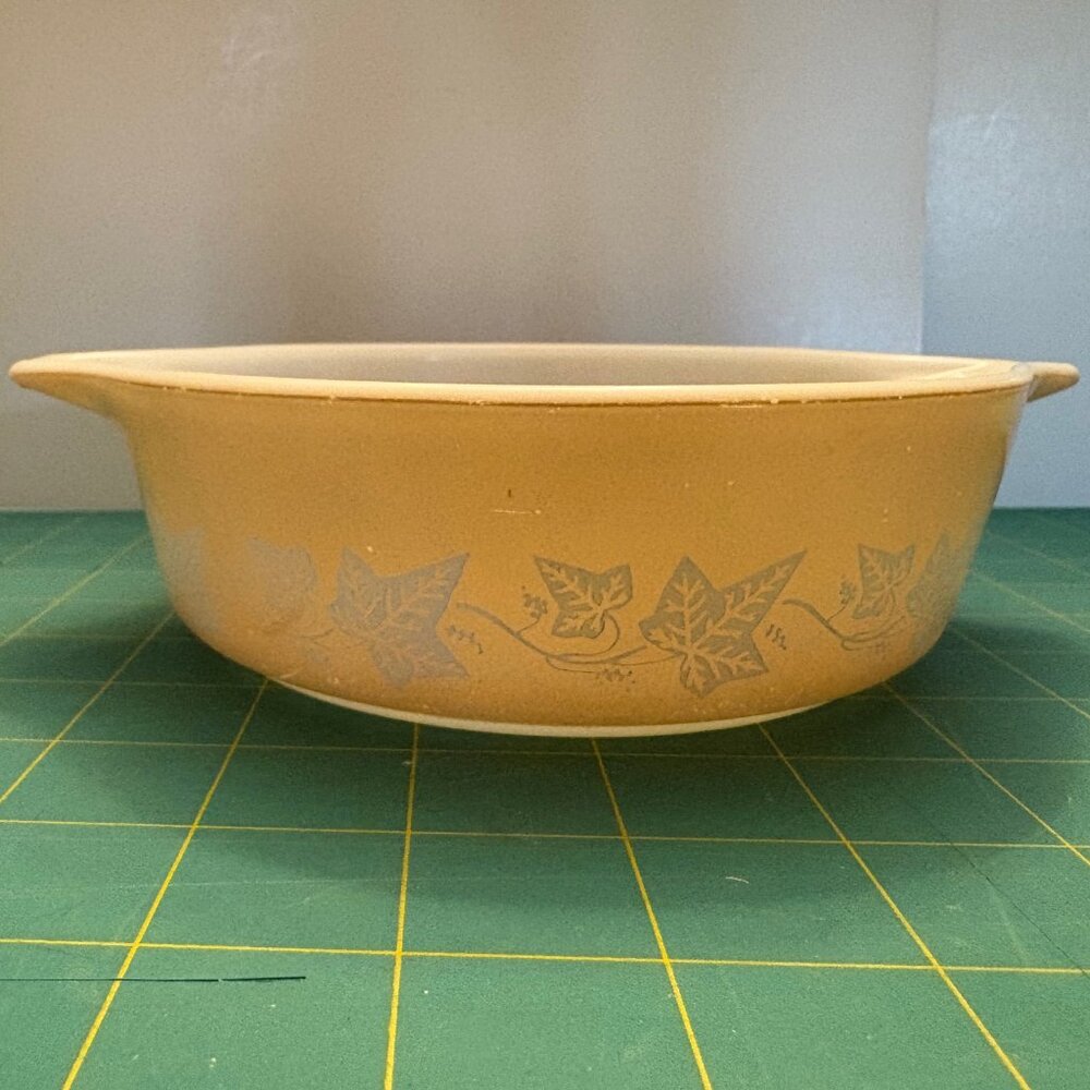 Vintage Pyrex Sandalwood Tan White Ivy Leaf Dish (#471 1 Pint) - Picture 4 of 6